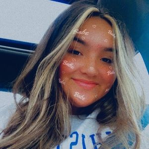 Meet your Posher, Danika